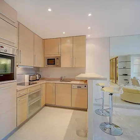 Apartment Ref 1389 - Center - For Rent