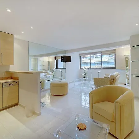 Ref 1389 - Center - For Rent Apartamento
